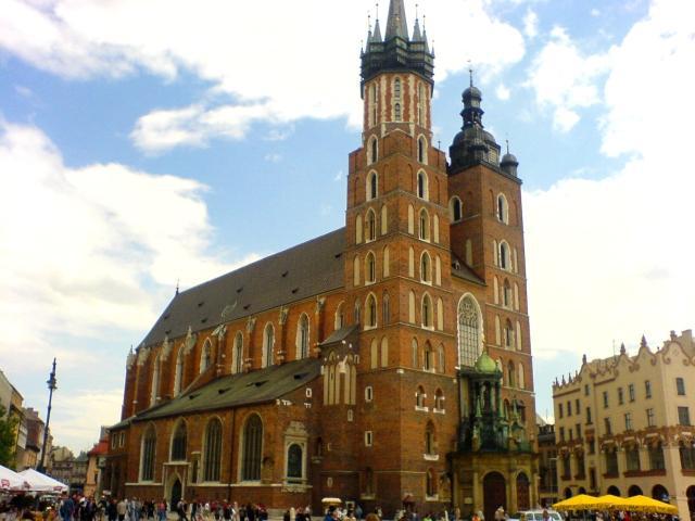 Kraków ul. Turystyczna - ul. Reymonta 27